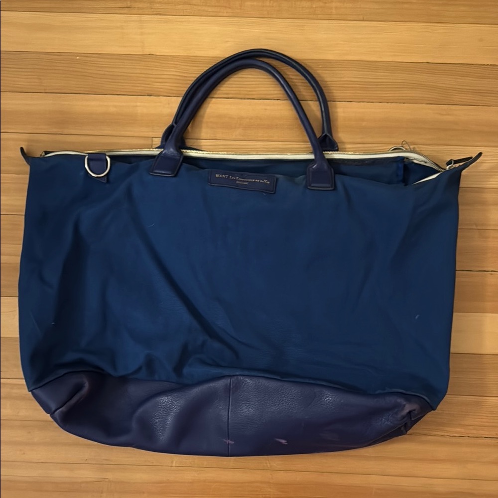 Want Les Navy Blue Tote Bag
